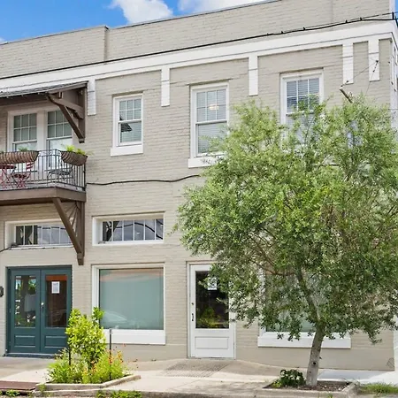 Stunning 2Bd Luxury Apt Perfect Nola Location